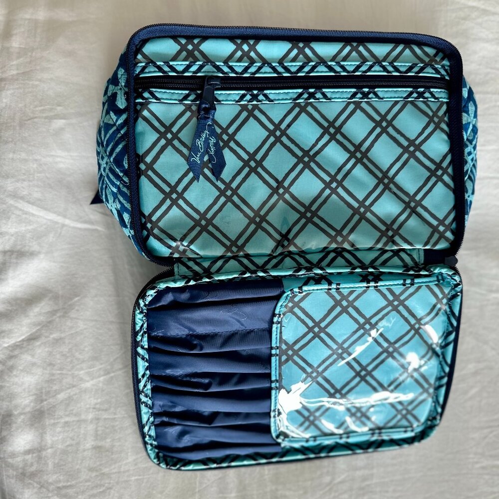 Vera Bradley Large Blush & Brush Makeup Case NWT, Color: Cuban Tiles - Picture 2 of 5